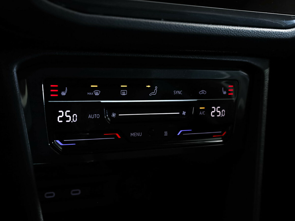 Volkswagen Tiguan II Рестайлинг, 2021 Фото №12