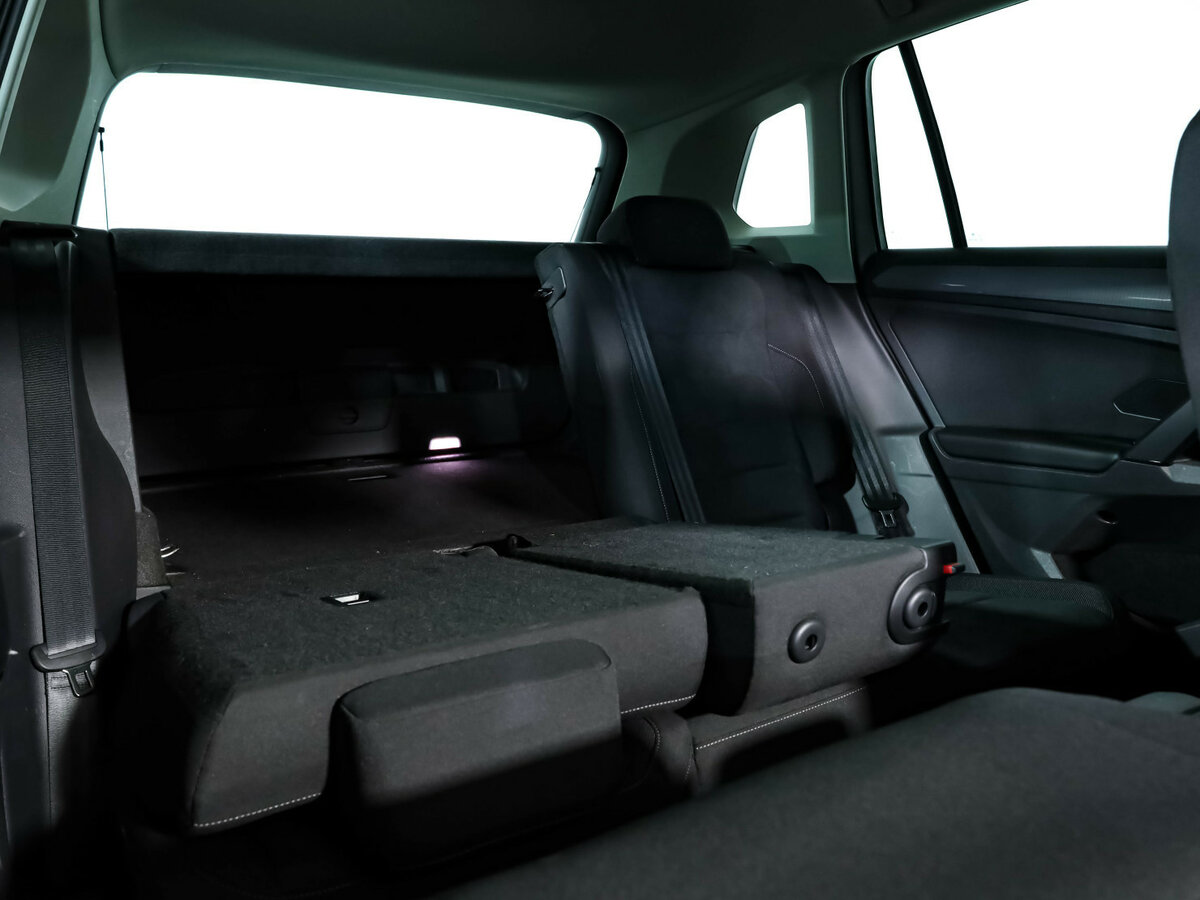 Volkswagen Tiguan II Рестайлинг, 2021 Фото №24
