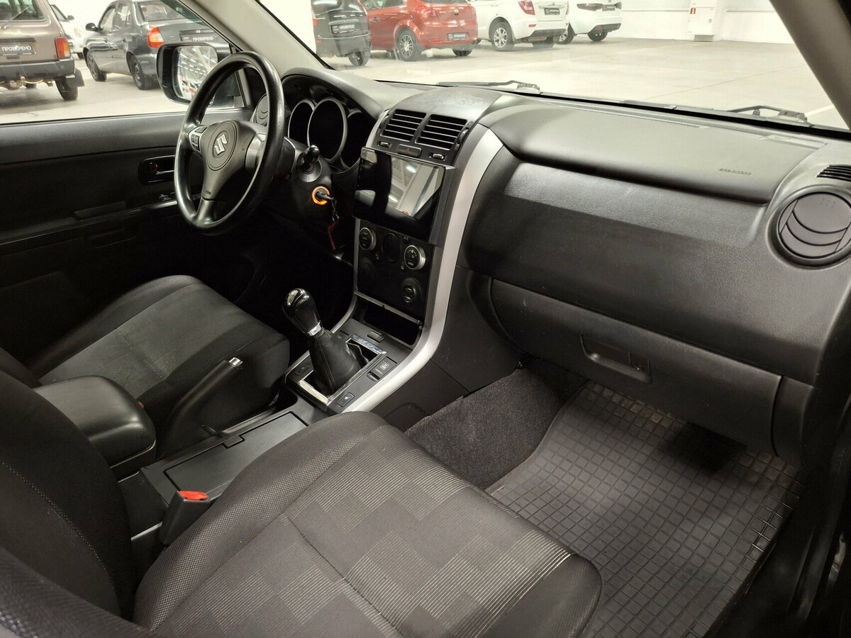 Suzuki Grand Vitara II Рестайлинг, 2011 Фото №11