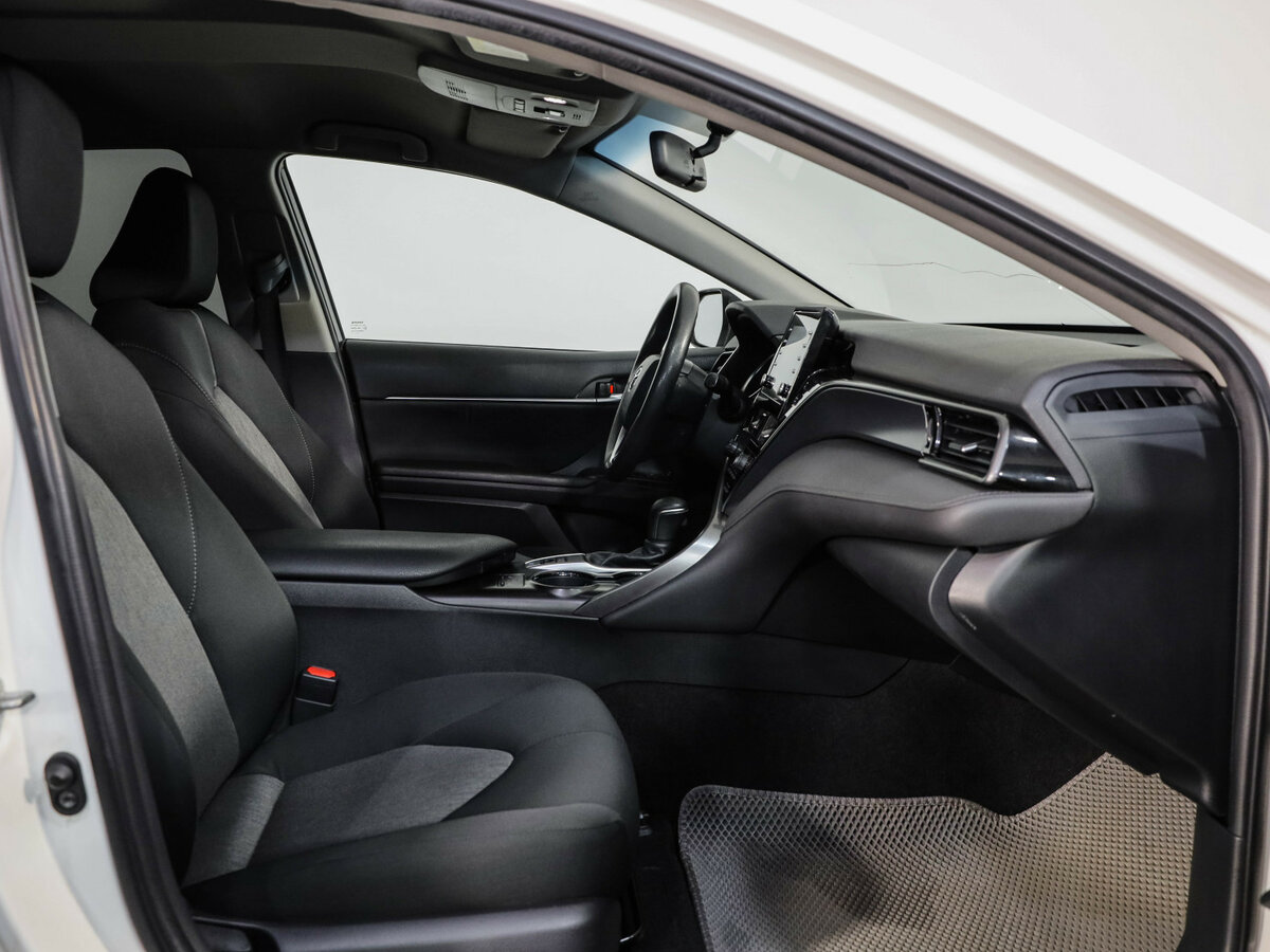 Toyota Camry VIII (XV70) Рестайлинг, 2021 Фото №18