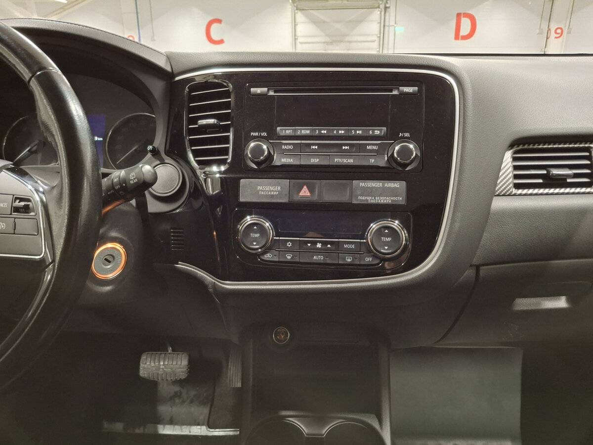 Mitsubishi Outlander III Рестайлинг 2, 2015 Фото №14