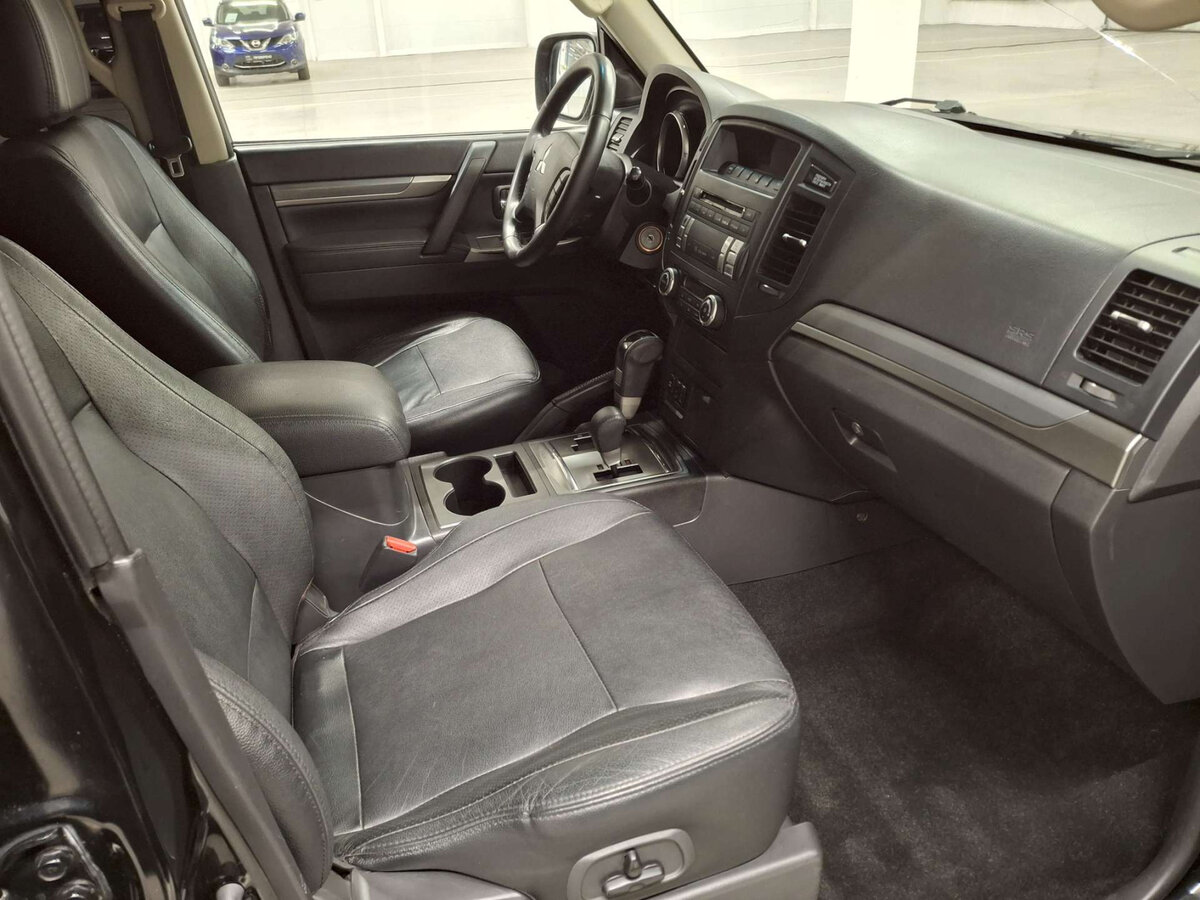 Mitsubishi Pajero IV Рестайлинг 1, 2012 Фото №11