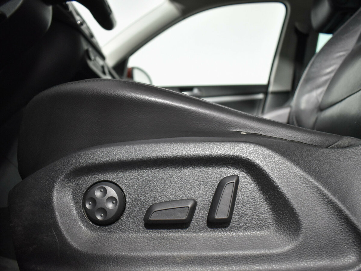 Volkswagen Tiguan I Рестайлинг, 2013 Фото №15