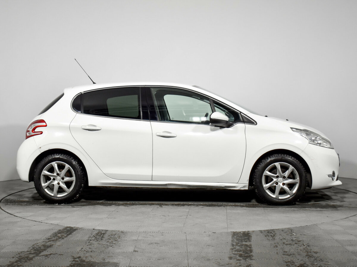 Peugeot 208 I, 2013 - 190 000 км. | Фото №4
