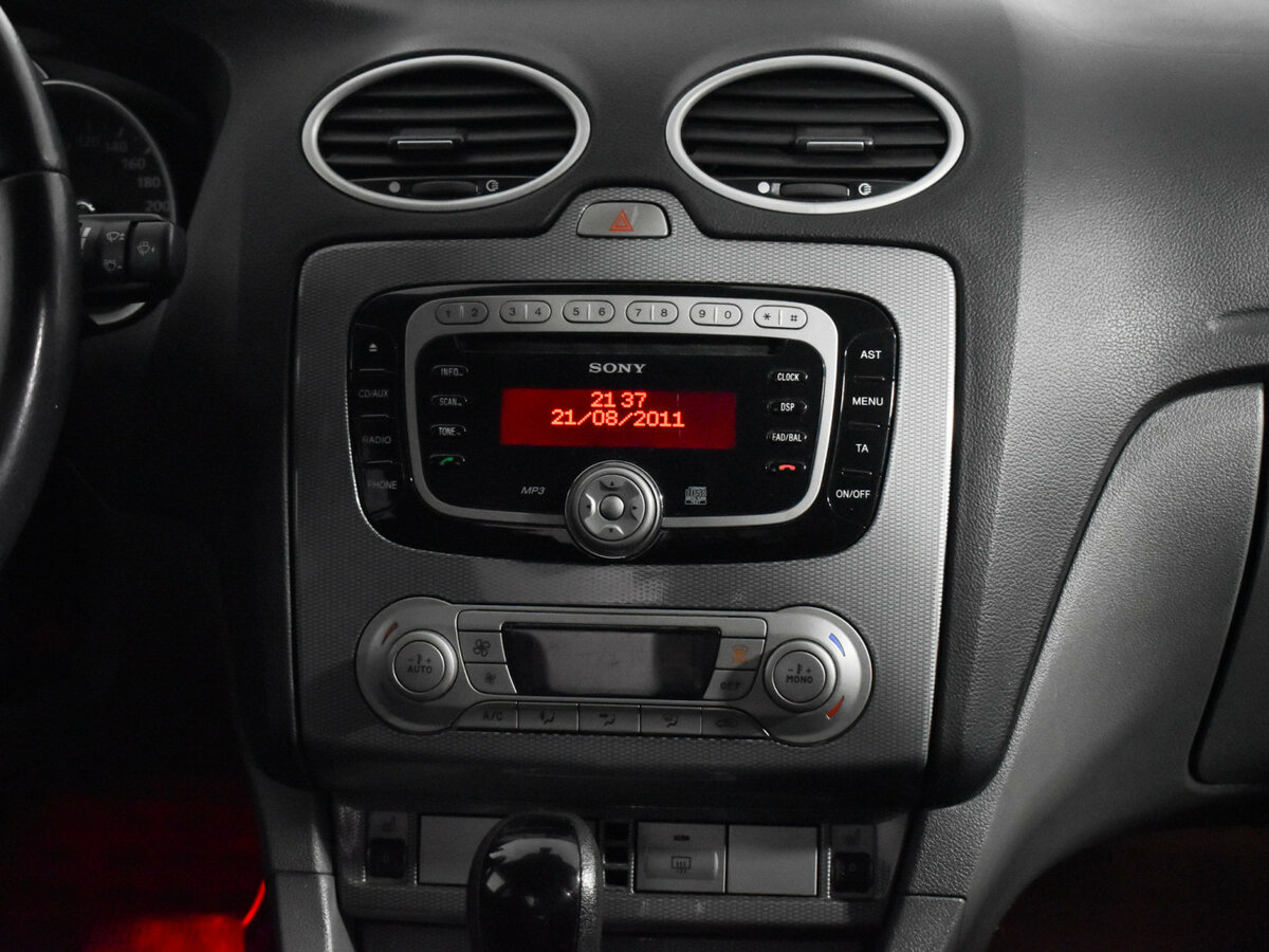 Ford Focus II Рестайлинг, 2010 Фото №17