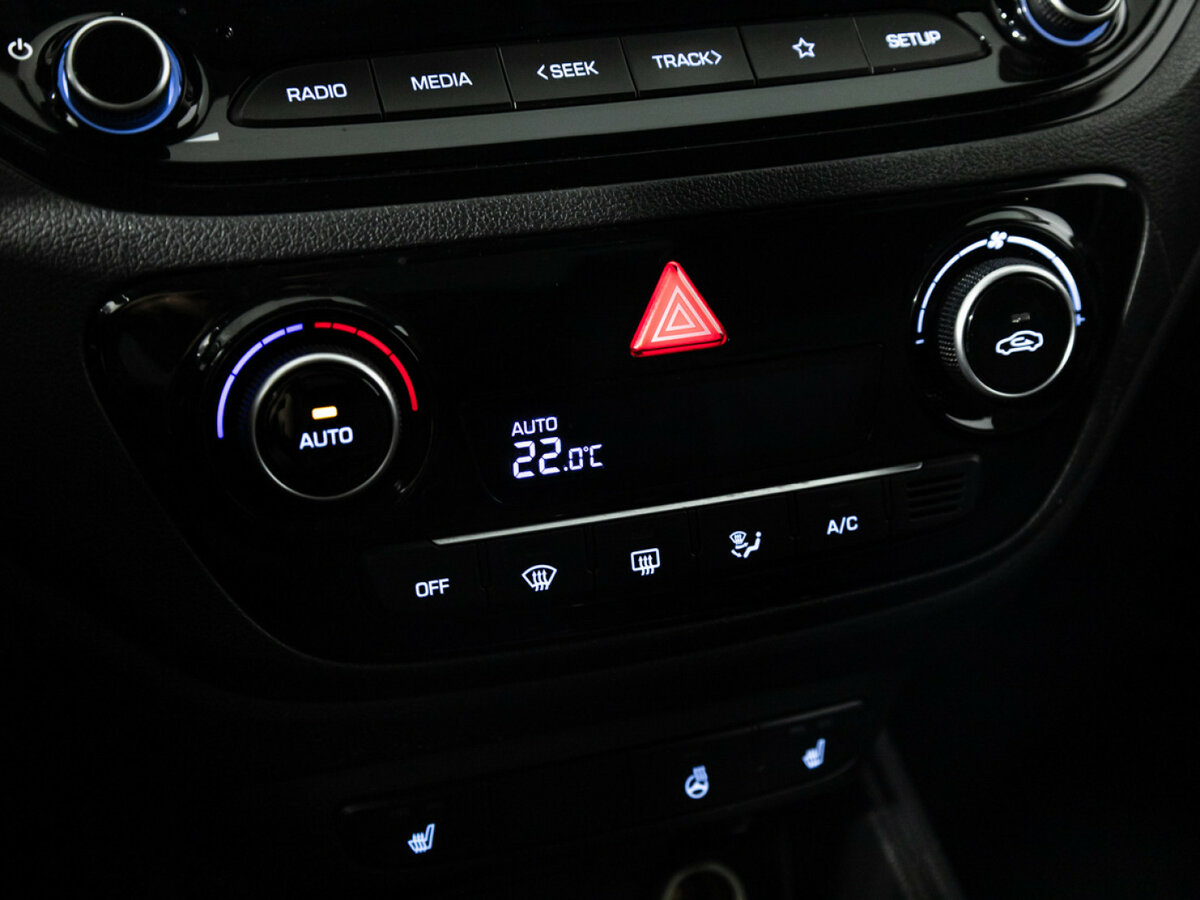 Hyundai Solaris II Рестайлинг, 2021 Фото №15