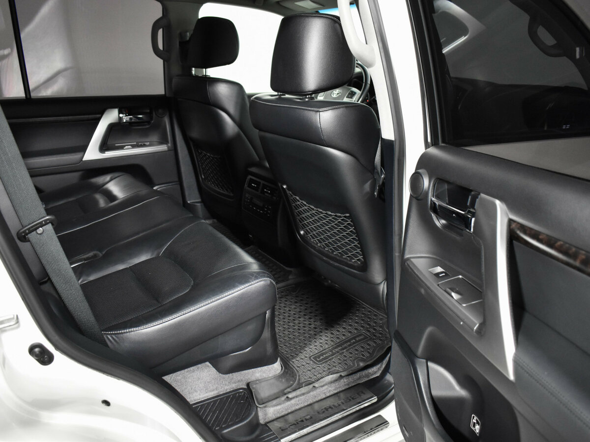 Toyota Land Cruiser 200 Series Рестайлинг 1, 2013 Фото №11