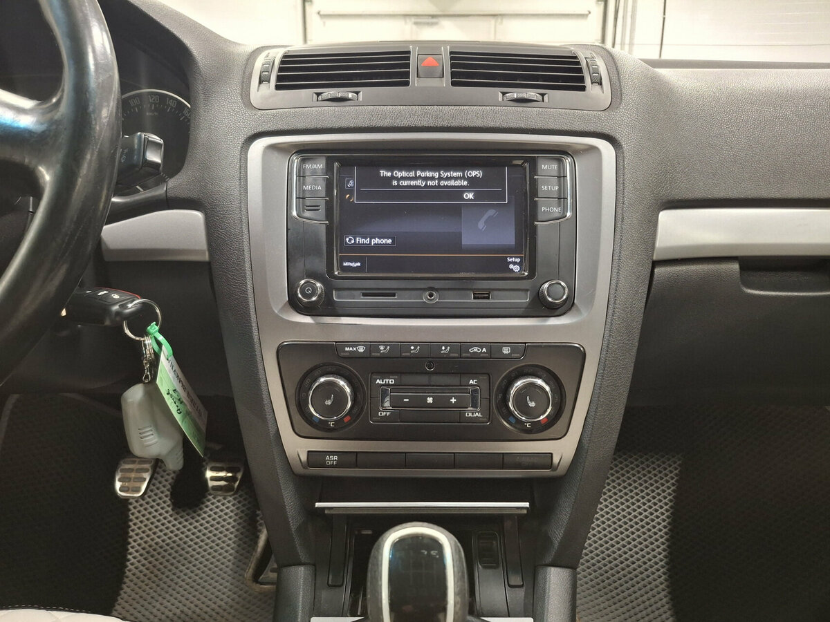 Skoda Octavia II (A5) Рестайлинг, 2012 Фото №15